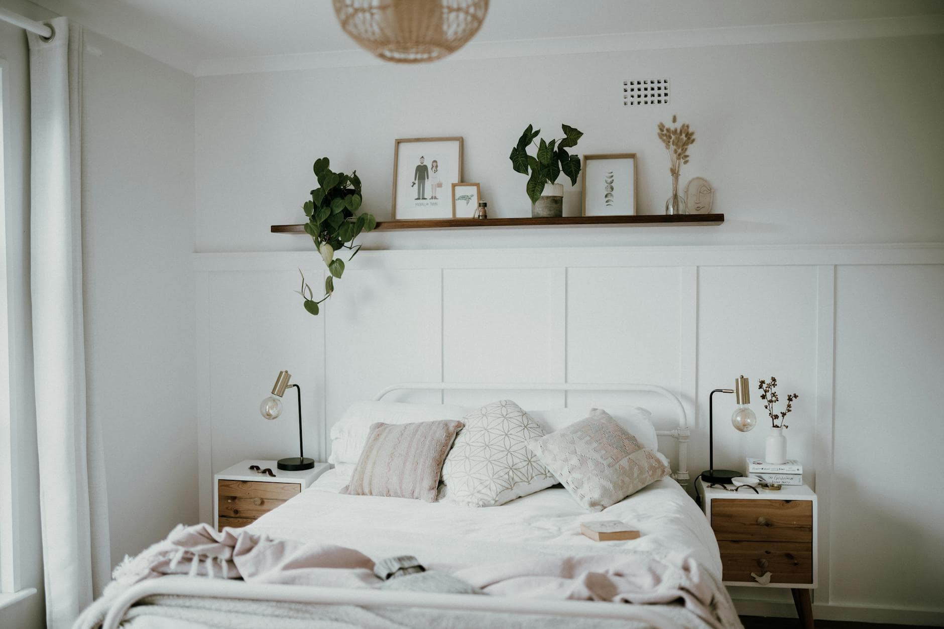pillows on the bed